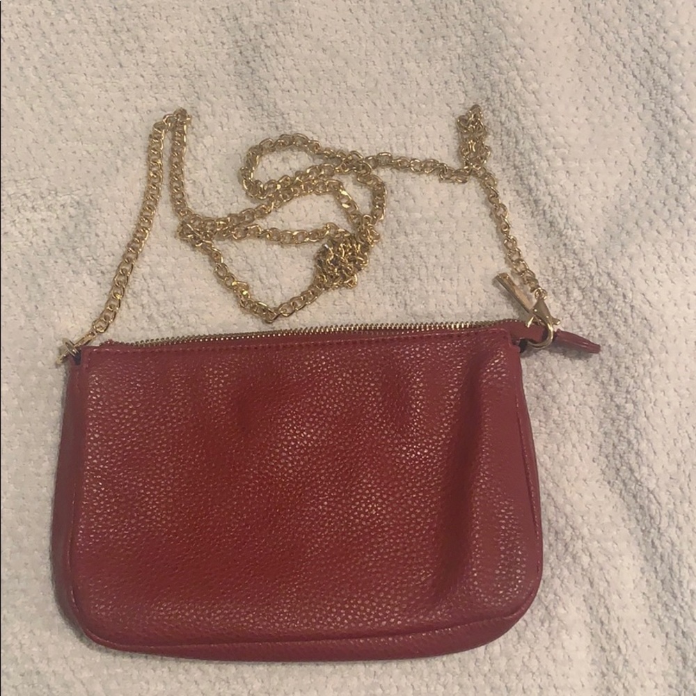 Red clutch